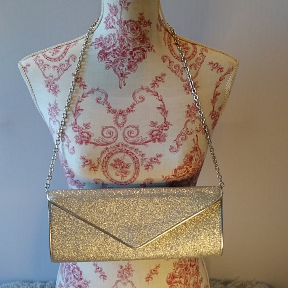 Silver clutch